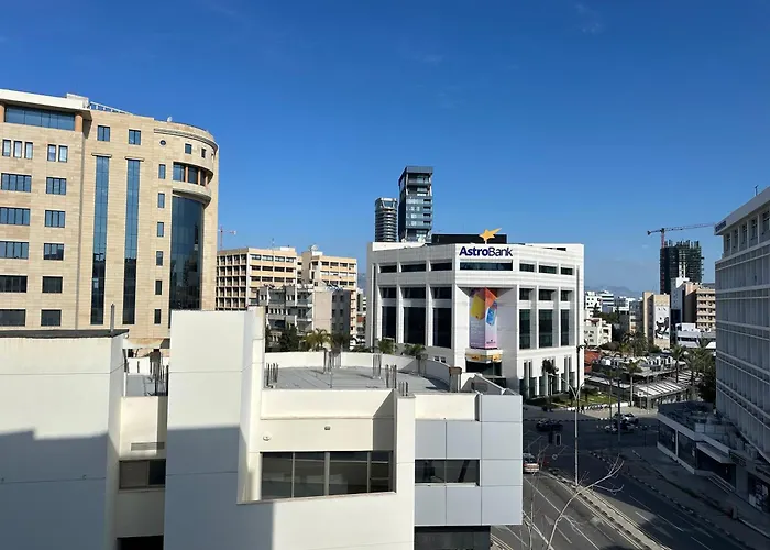 Aurora Downtown Living Apartment *