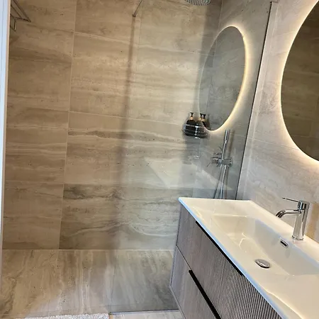 아파트 Aurora Downtown Living 니코시아