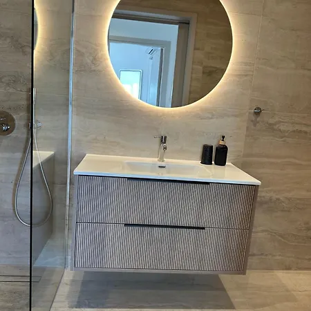 Aurora Downtown Living * 니코시아