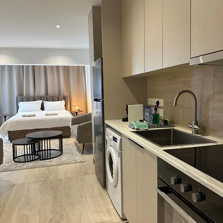 아파트 Aurora Downtown Living