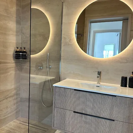 Aurora Downtown Living 니코시아