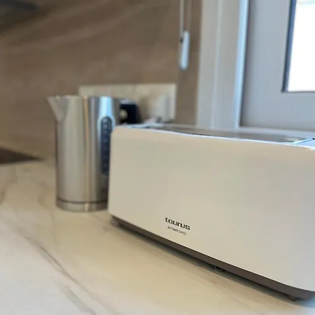 아파트 Aurora Downtown Living